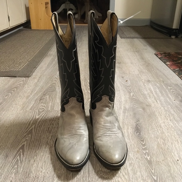 Stylish Black and Gray Heeled Boots - Picture 1 of 5